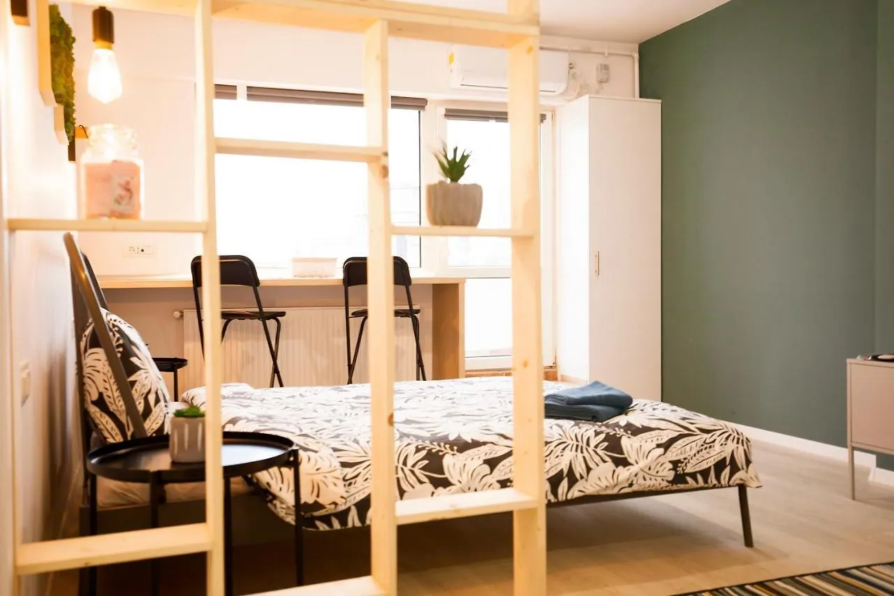 Ideal Studio Bucharest 0*,  Romania
