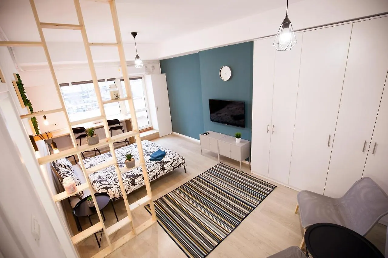 Ideal Studio Bucharest 0*,