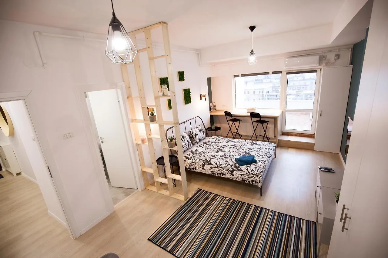 Ideal Studio Bucharest 0*,  Romania