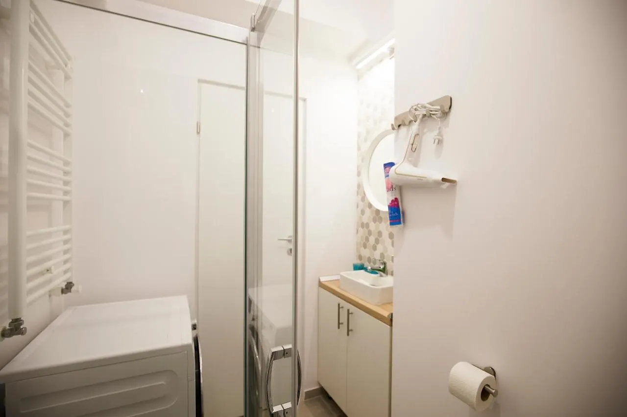 Apartment Ideal Studio Bucharest