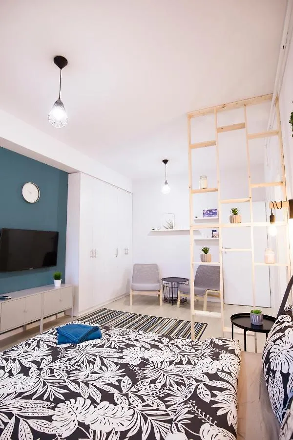 Ideal Studio Bukarest 0*,
